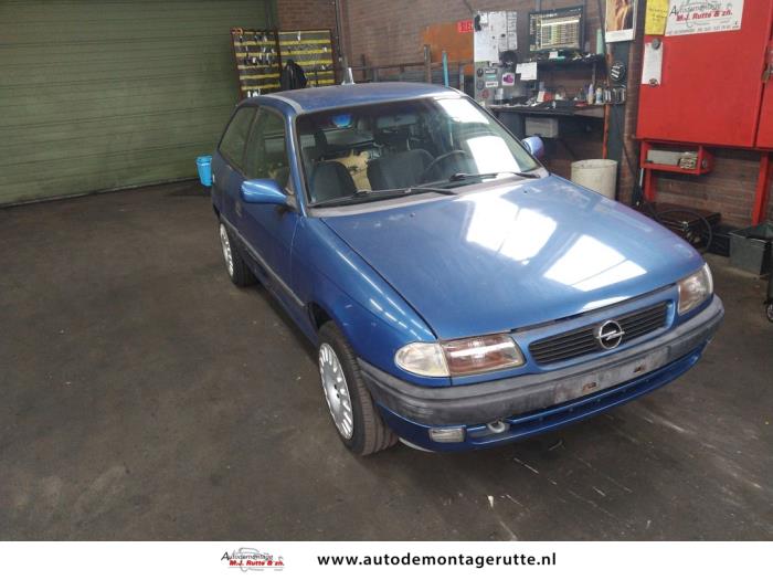 Opel Astra F 1.6i Sloopvoertuig (1996, Blauw)