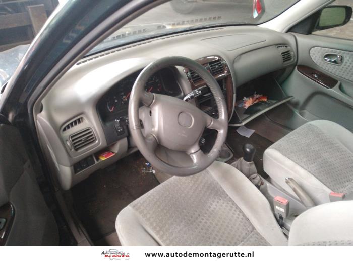 Mazda 626 2.0i 16V GLX Sloopvoertuig (2000, Groen)