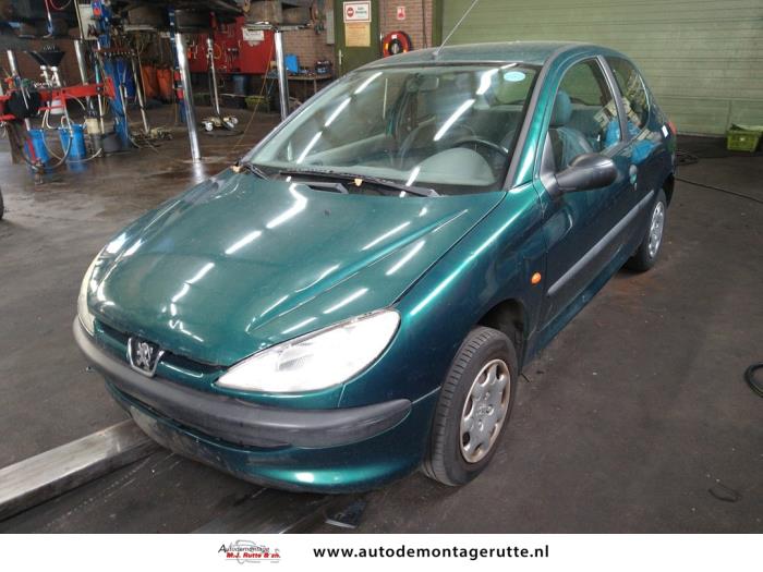 Peugeot 206 1.1 XN,XR Sloopvoertuig (1998, Groen)