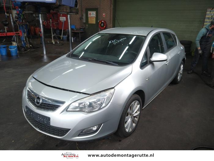 Opel Astra J 1.4 Turbo 16V Sloopvoertuig (2012, Grijs)