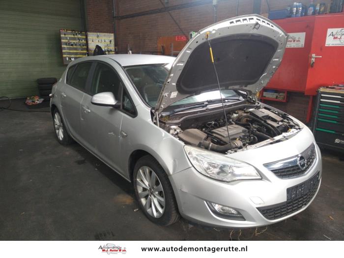 Opel Astra J 1.4 Turbo 16V Sloopvoertuig (2012, Grijs)