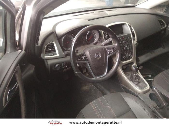 Opel Astra J 1.4 Turbo 16V Sloopvoertuig (2012, Grijs)