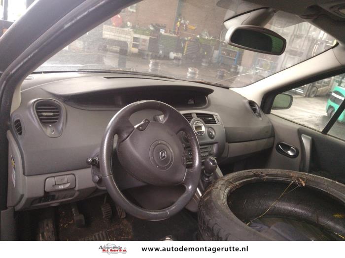 Renault Grand Scénic II 2.0 16V Sloopvoertuig (2004, Zwart)