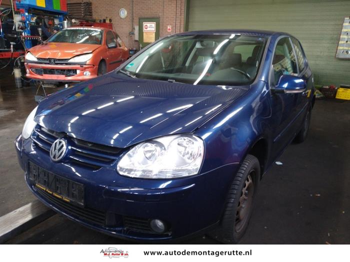 Volkswagen Golf (V108561)