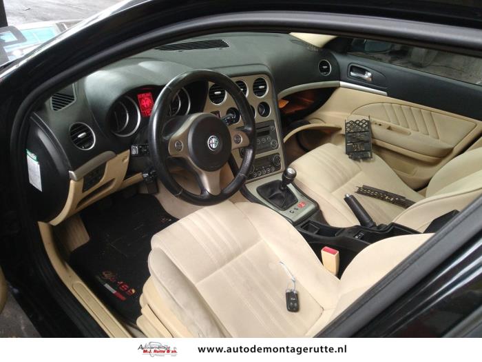 Alfa Romeo 159 Sportwagon 1.8 MPI 16V Sloopvoertuig (2008, Zwart)