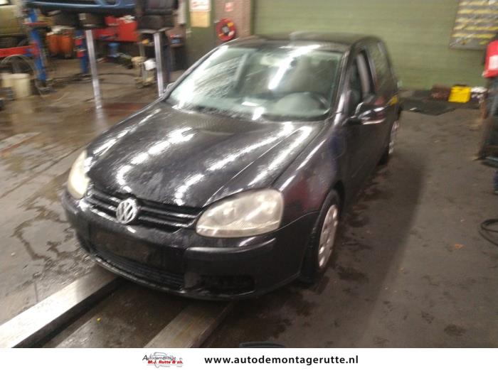 Volkswagen Golf (V108867)