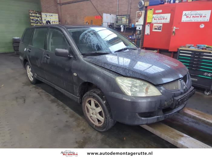 Mitsubishi Lancer Wagon 1.6 16V Sloopvoertuig (2005, Grijs)