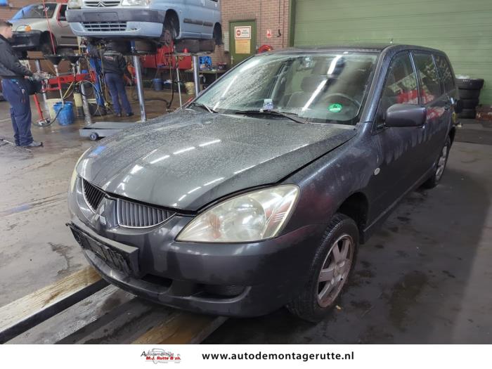 Mitsubishi Lancer Wagon 1.6 16V Sloopvoertuig (2005, Grijs)