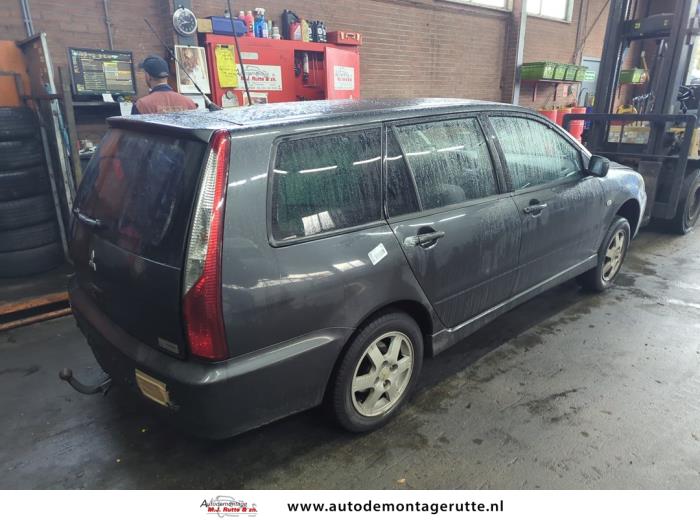 Mitsubishi Lancer Wagon 1.6 16V Sloopvoertuig (2005, Grijs)