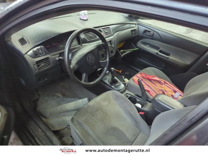 Mitsubishi Lancer Wagon 1.6 16V Sloopvoertuig (2005, Grijs)