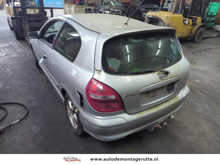 Nissan Almera 1.8 16V Sloopvoertuig (2000, Grijs)