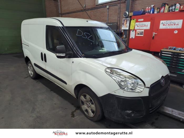 Fiat Doblo Cargo 1.3 MJ 16V DPF Euro 5 Sloopvoertuig (2012, Graniet)