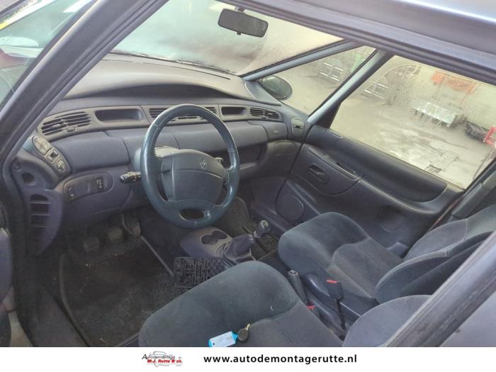 Renault Espace 2.0i 16V Sloopvoertuig (2002, Grijs)