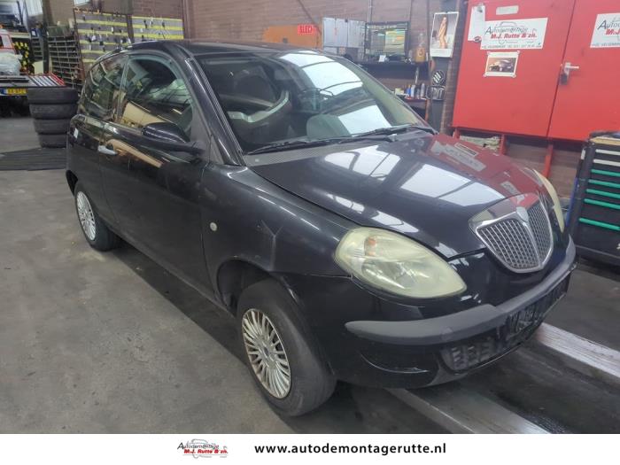 Lancia Ypsilon 1.2 Sloopvoertuig (2007, Zwart)
