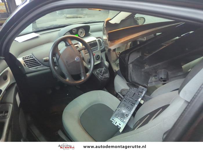 Lancia Ypsilon 1.2 Sloopvoertuig (2007, Zwart)