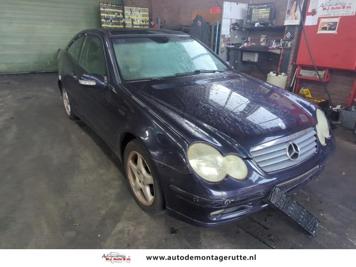 Mercedes C Sportcoupé 2.0 C-180 16V Sloopvoertuig (2001, Blauw)