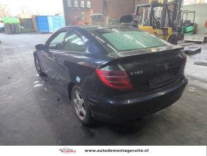 Mercedes C Sportcoupé 2.0 C-180 16V Sloopvoertuig (2001, Blauw)