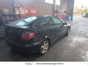 Mercedes C Sportcoupé 2.0 C-180 16V Sloopvoertuig (2001, Blauw)