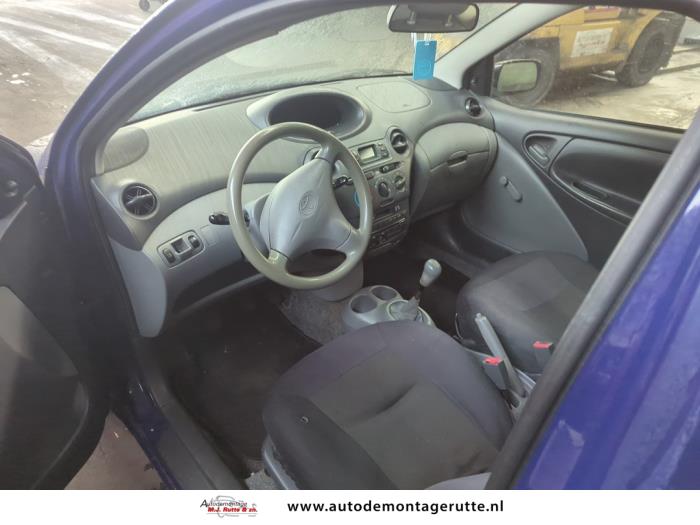 Toyota Yaris 1.0 16V VVT-i Sloopvoertuig (2000, Blauw)