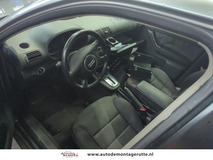 Audi A3 1.6 Sloopvoertuig (2001, Grijs)