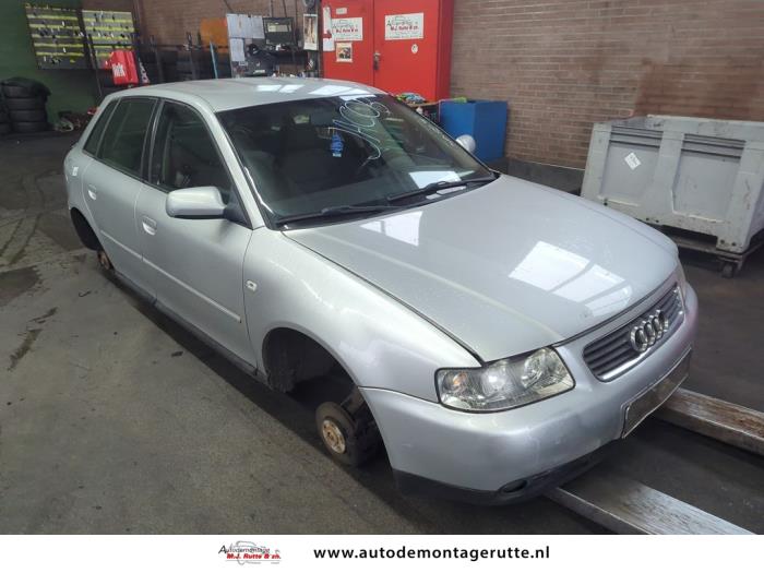 Audi A3 1.6 Sloopvoertuig (2001, Grijs)