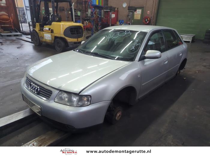 Audi A3 1.6 Sloopvoertuig (2001, Grijs)
