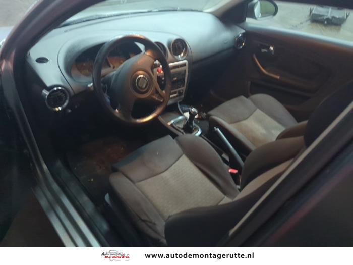 Seat Ibiza III 1.4 16V 75 Sloopvoertuig (2004, Grijs)