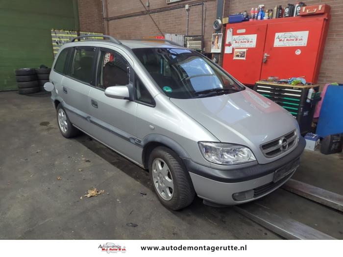 Opel Zafira 1.8 16V Sloopvoertuig (2001, Grijs)