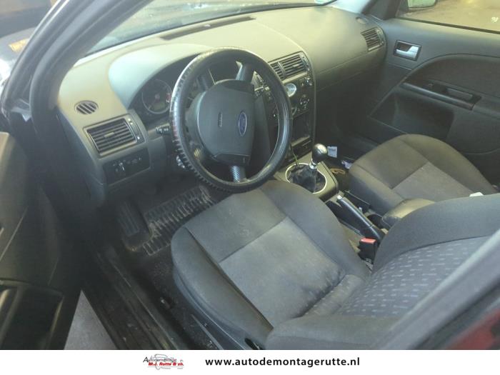 Ford Mondeo III Wagon 1.8 16V Sloopvoertuig (2003, Zwart)