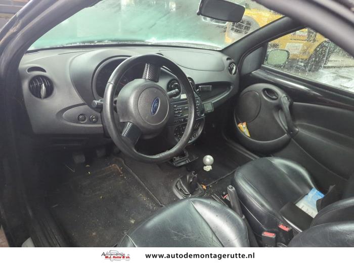 Ford StreetKa 1.6i Sloopvoertuig (2005, Zwart)