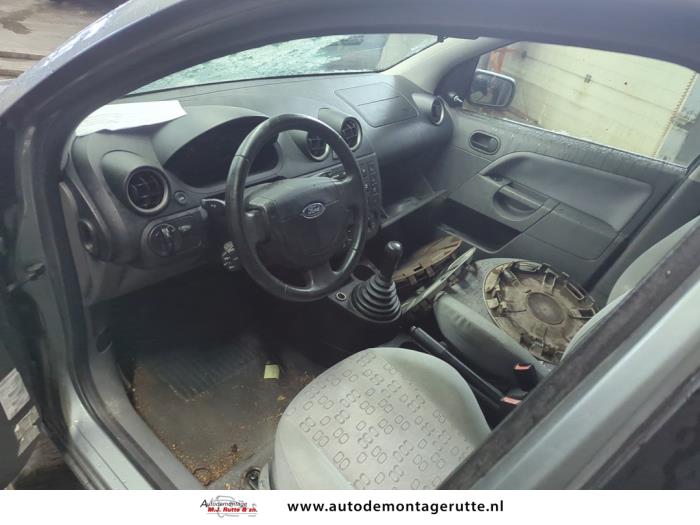 Ford Fiesta 5 1.3 Sloopvoertuig (2002, Grijs)