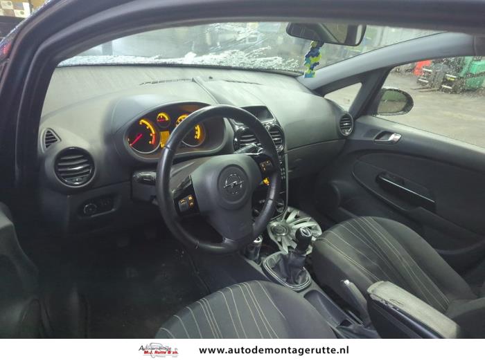 Opel Corsa D 1.3 CDTi 16V ecoFLEX Sloopvoertuig (2010, Zwart)