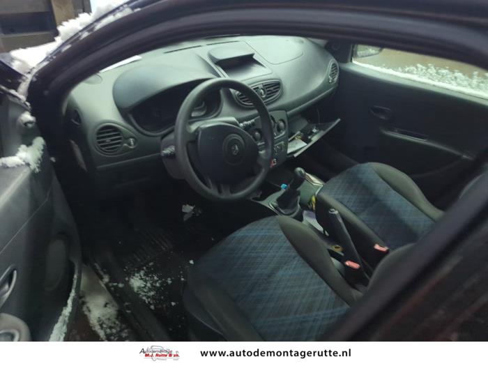 Renault Clio III 1.2 16V 75 Sloopvoertuig (2008, Zwart)