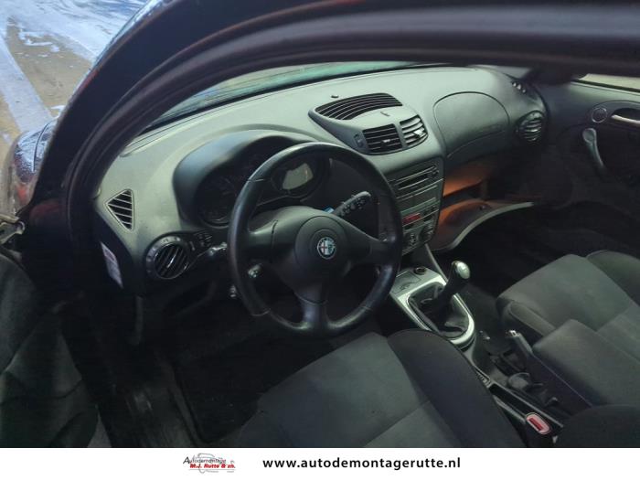 Alfa Romeo 147 1.6 Twin Spark 16V Sloopvoertuig (2007, Zwart)