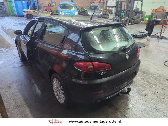 Alfa Romeo 147 1.6 Twin Spark 16V Sloopvoertuig (2007, Zwart)
