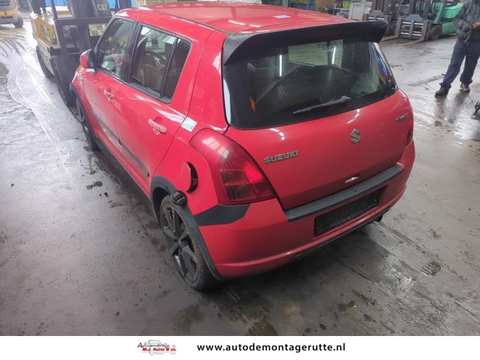 Suzuki Swift 1.5 VVT 16V Sloopvoertuig (2005, Rood)