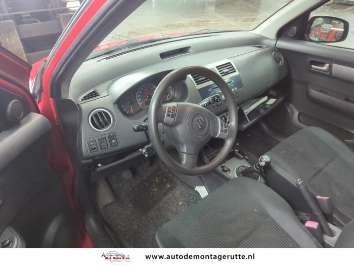 Suzuki Swift 1.5 VVT 16V Sloopvoertuig (2005, Rood)
