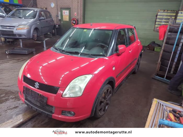 Suzuki Swift 1.5 VVT 16V Sloopvoertuig (2005, Rood)