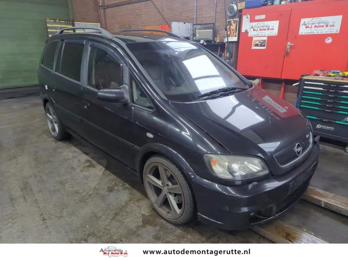 Opel Zafira 2.0 16V Turbo OPC Sloopvoertuig (2004, Zwart)
