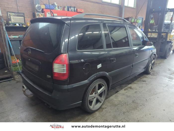 Opel Zafira 2.0 16V Turbo OPC Sloopvoertuig (2004, Zwart)
