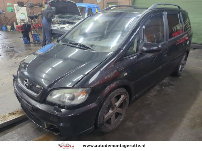Opel Zafira 2.0 16V Turbo OPC Sloopvoertuig (2004, Zwart)