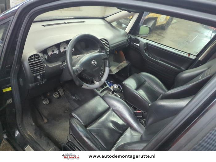 Opel Zafira 2.0 16V Turbo OPC Sloopvoertuig (2004, Zwart)