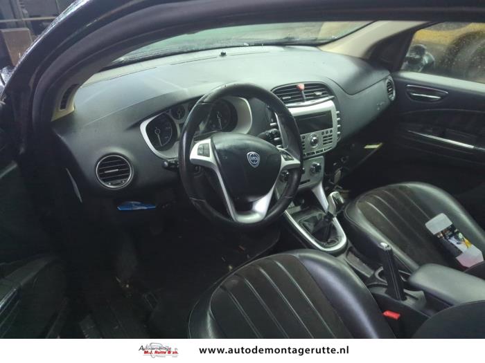 Lancia Delta 1.4 T-Jet 16V 120 Sloopvoertuig (2009, Zwart)