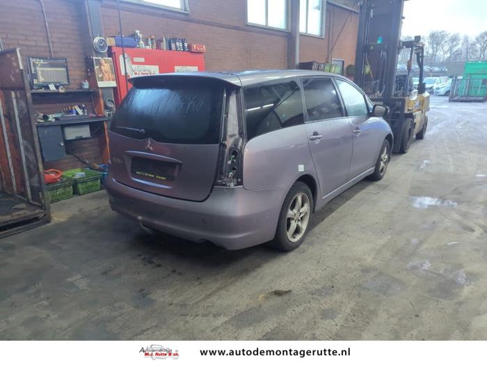 Mitsubishi Grandis 2.4 16V MIVEC Sloopvoertuig (2005, Rood)