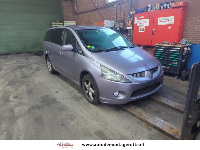 Mitsubishi Grandis 2.4 16V MIVEC Sloopvoertuig (2005, Rood)