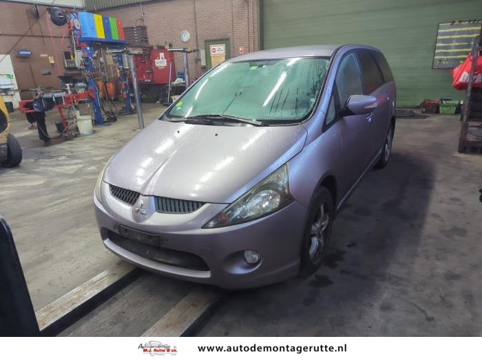 Mitsubishi Grandis 2.4 16V MIVEC Sloopvoertuig (2005, Rood)