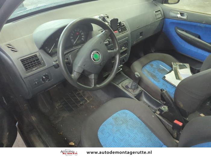 Skoda Fabia 1.4i Sloopvoertuig (2002, Blauw)