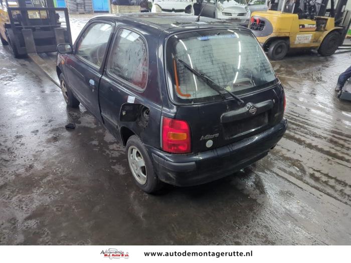 Nissan Micra 1.0 L,LX 16V Sloopvoertuig (1999, Zwart)