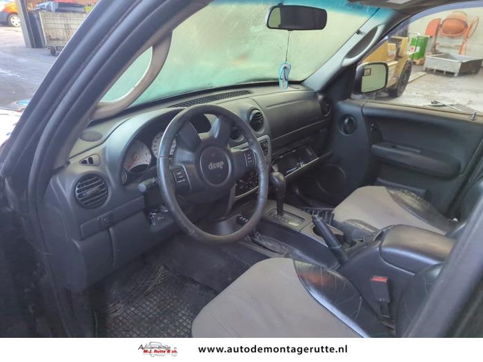 Jeep Cherokee/Liberty 3.7 V6 24V Sloopvoertuig (2004, Zwart)