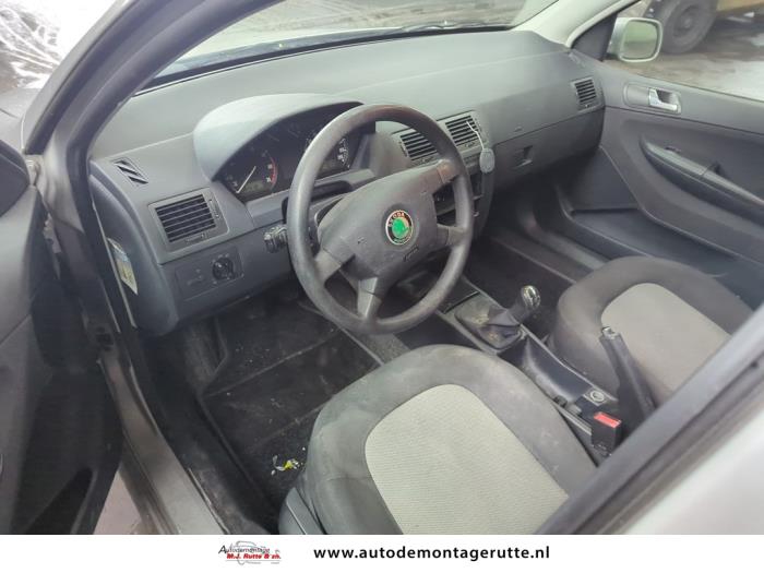 Skoda Fabia 1.4i 16V Sloopvoertuig (2004, Grijs)